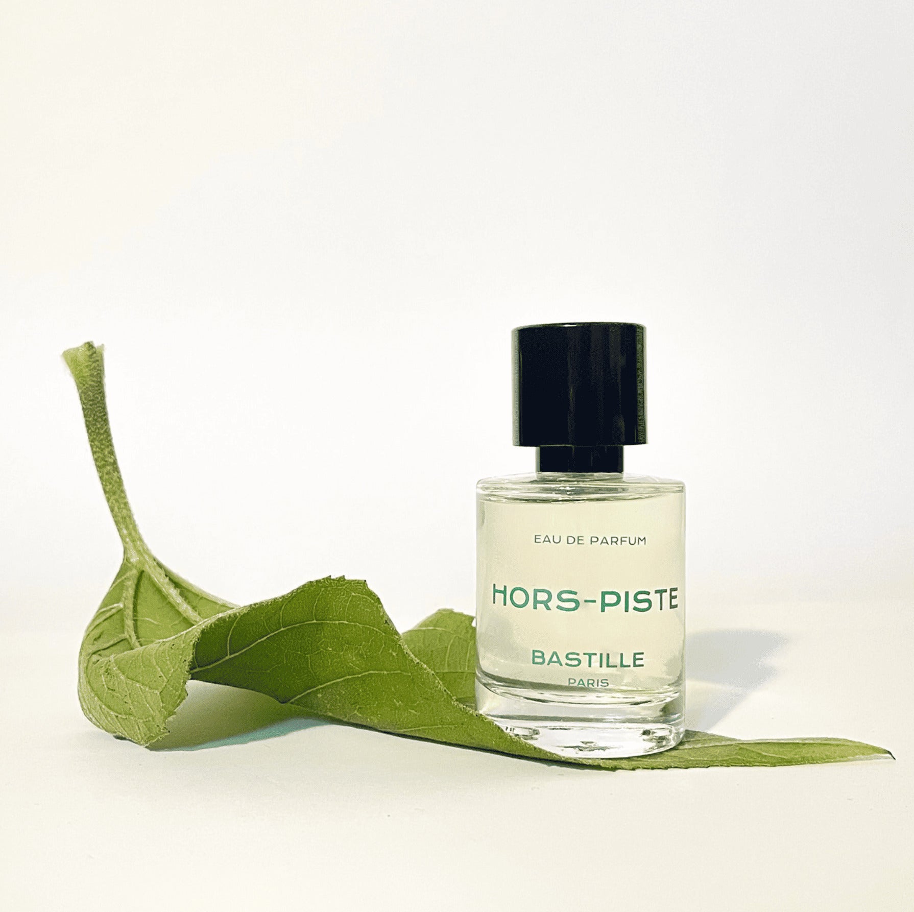 Hors-Piste is a fresh and natural unisex citrus perfume with bitter-sweet notes and 95% natural ingredients