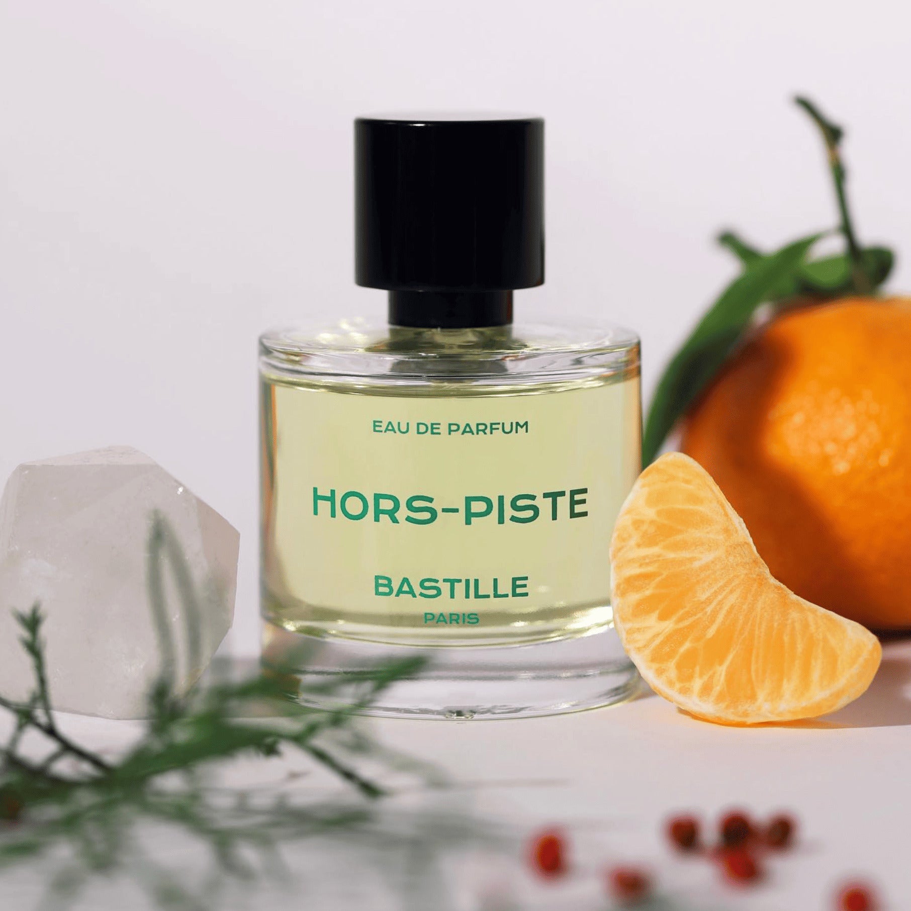 Hors-Piste is a modern and impertinent cologne blending citrus and juniper, available in 50 ml