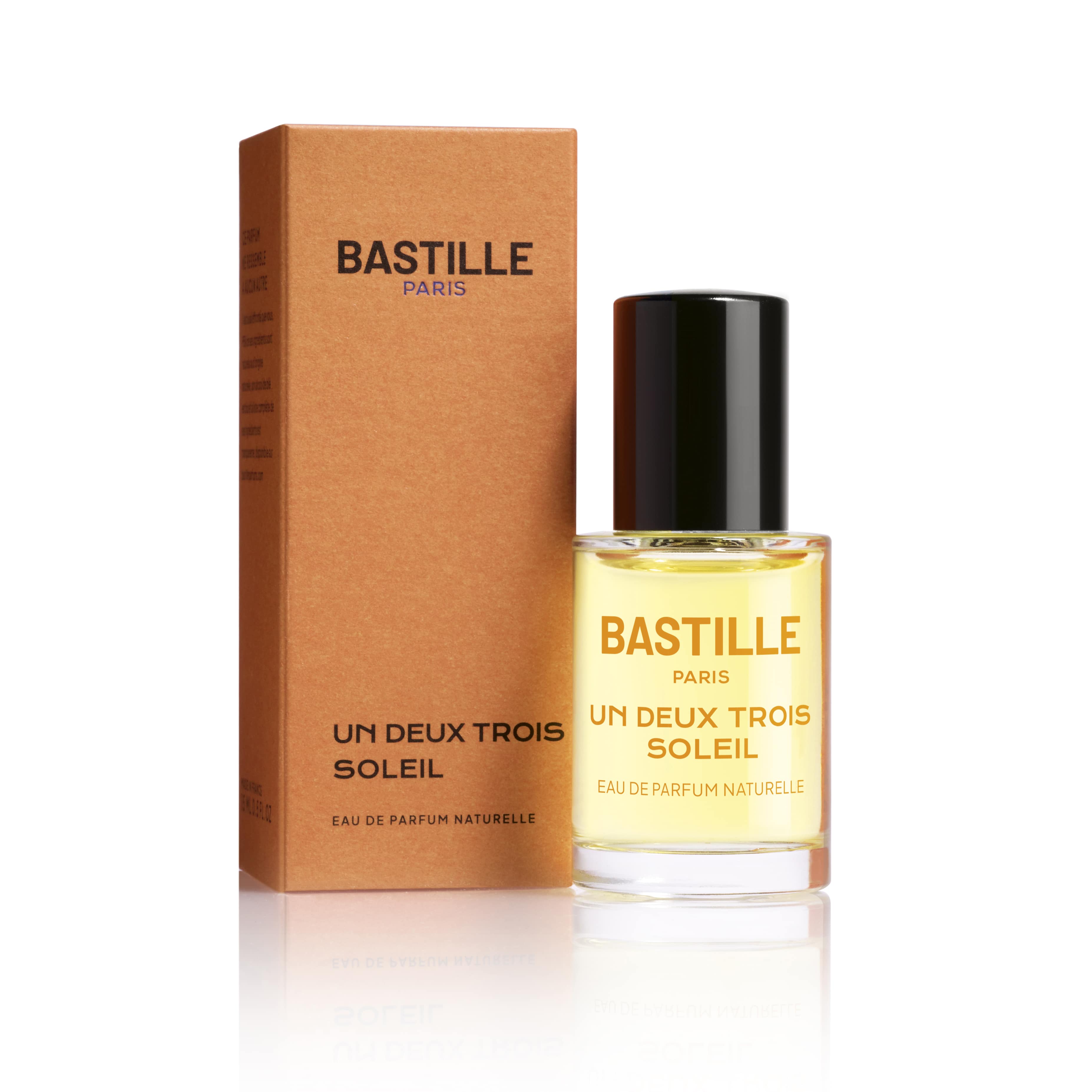 Un Deux Trois Soleil Eau de Parfum 15 ml is a soft blend of vanilla, almond, and incense with a smooth unisex appeal