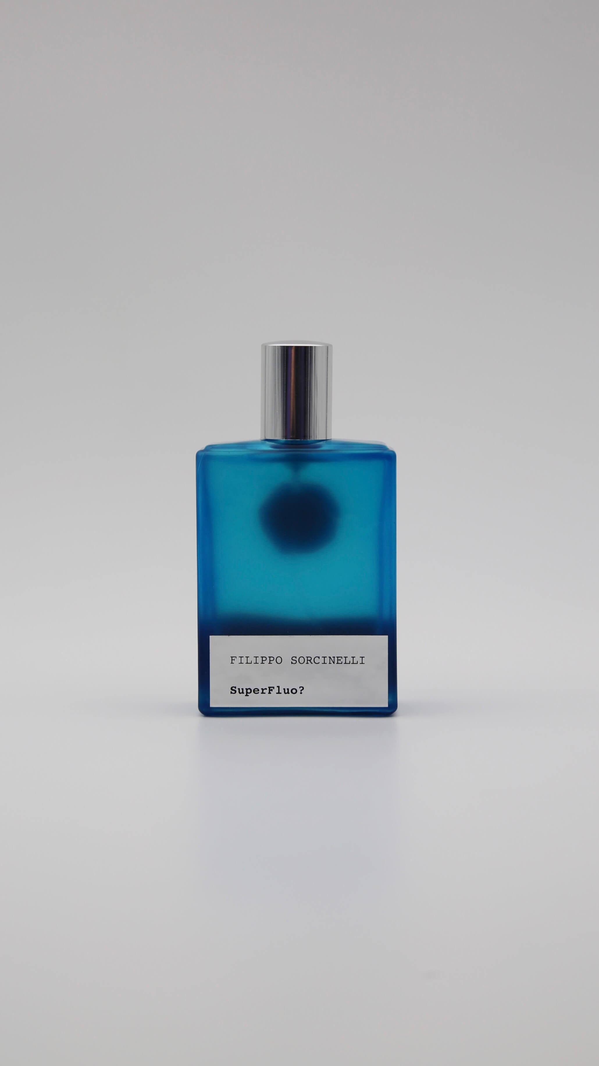 La Voglia d’Amare by Filippo Sorcinelli blends sweet, gourmand notes with a refreshing touch and dark, earthy allure