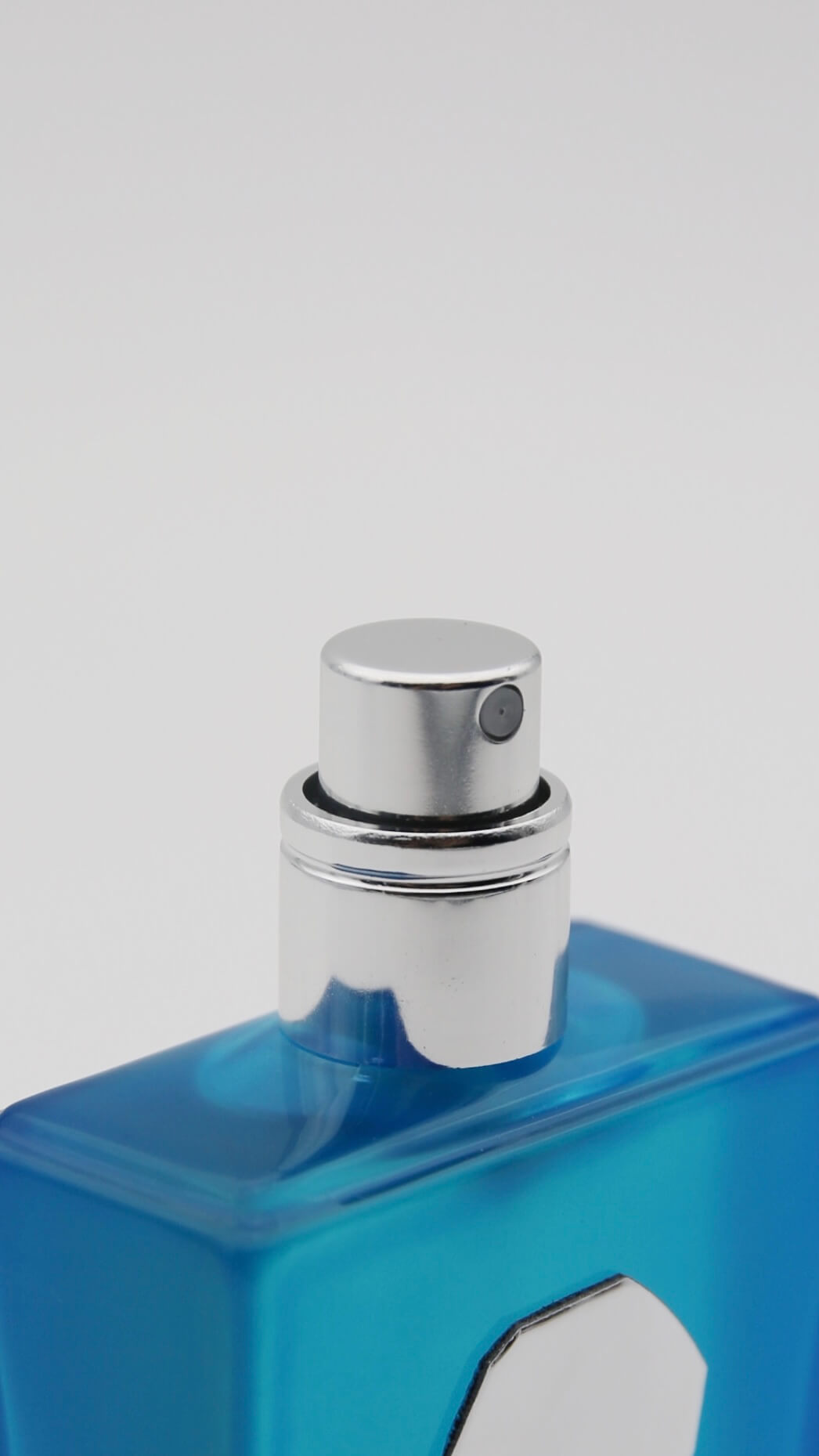 La Voglia d’Amare by Filippo Sorcinelli is a unisex fragrance with gourmand warmth and a bold, woody freshness