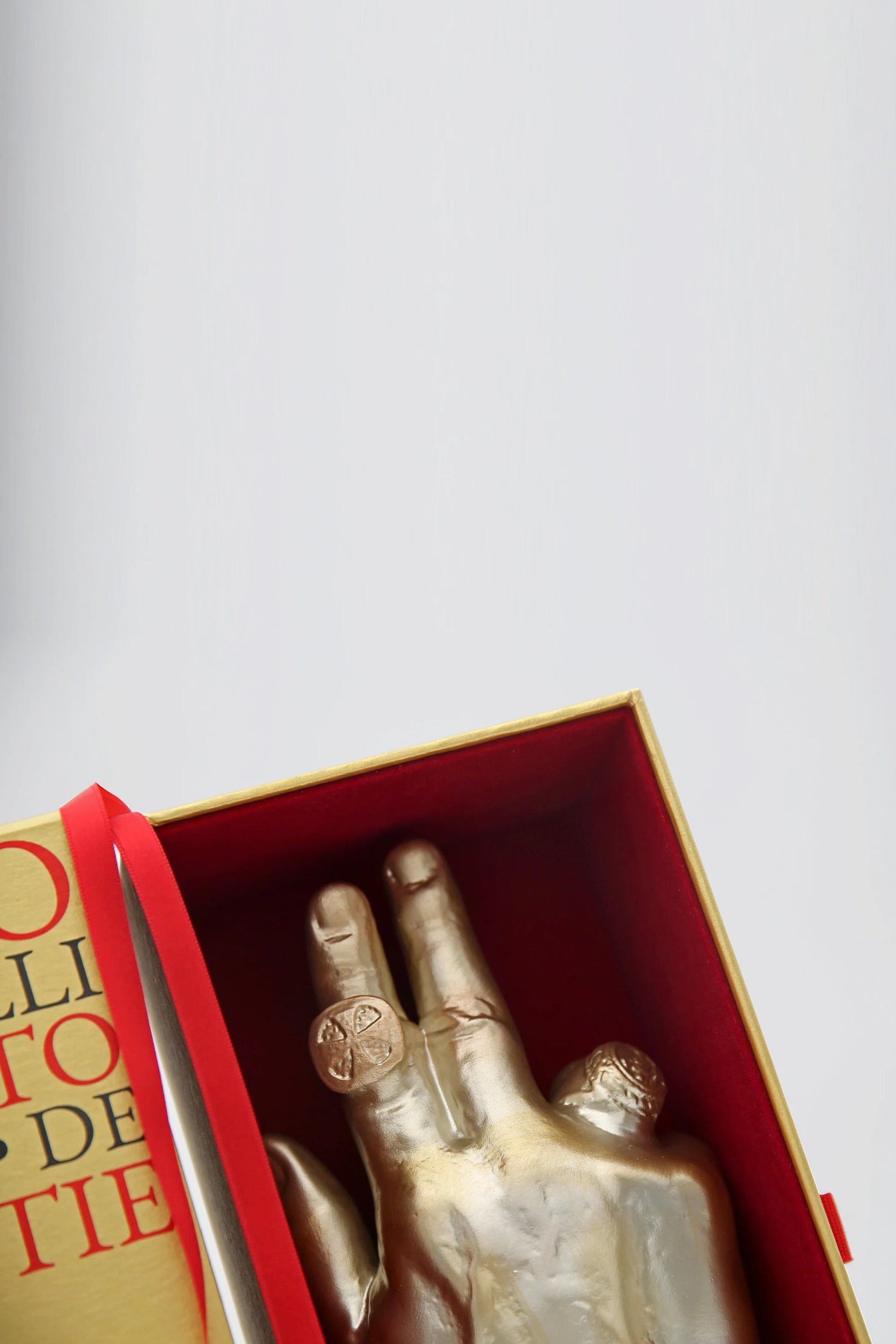 Filippo Sorcinelli Notre Dame Notte di Natale captures the olfactory memory of Philip in Paris in sacred herbal tones