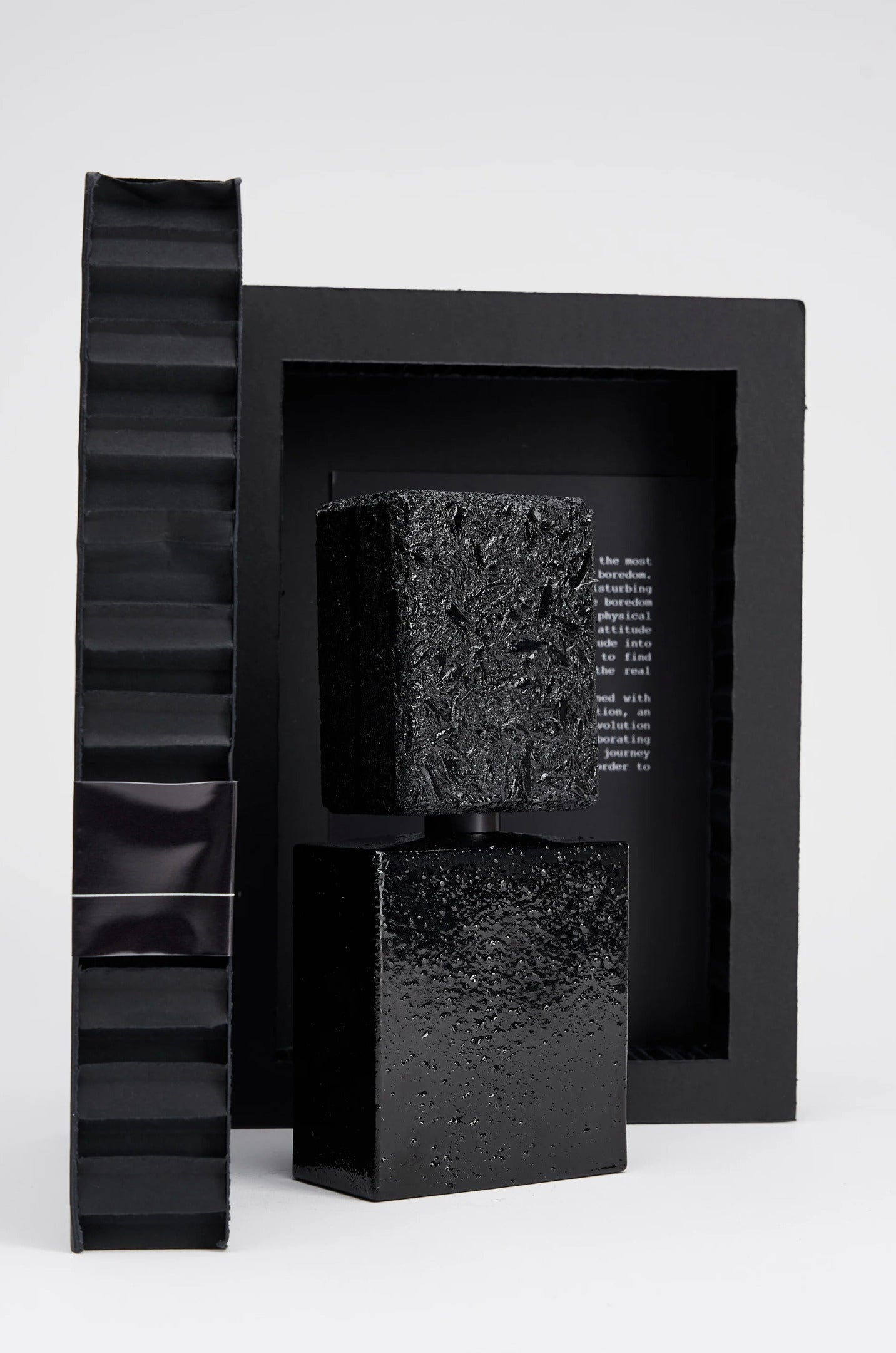 Ennui Noir by UNUM is a creamy vanilla and patchouli extrait, evoking solitude and self-discovery