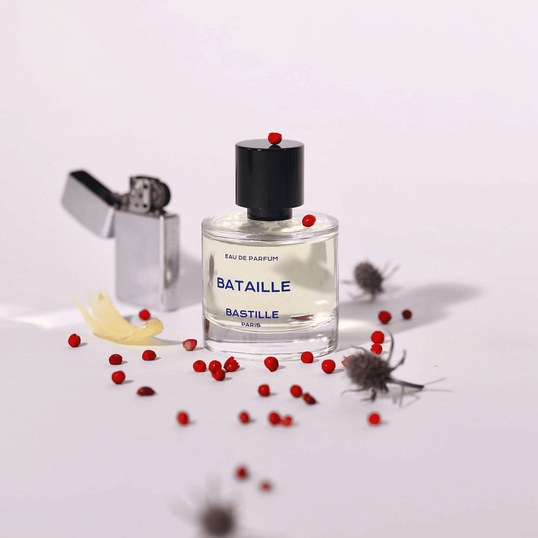 Bataille Bastille parfum 50 ml blends saffron, ginger, and pink pepper in a spicy, unisex fragrance with depth