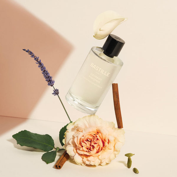 Bastille Demain Promis 100 ml wraps you in a milk bath scent warmed by cardamom, rose, sandalwood, and tonka bean