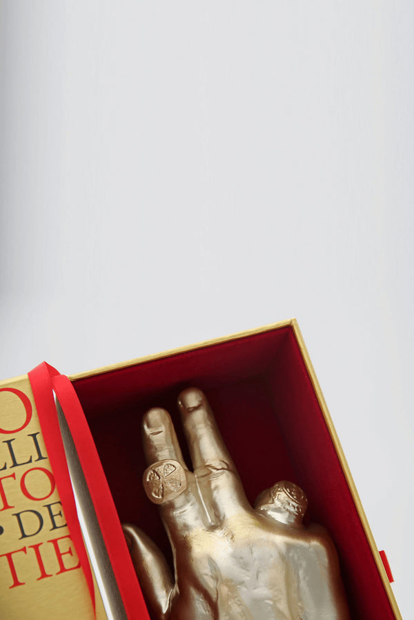 Dòmm extrait de parfum 100 ml is an amber woody fragrance inspired by the sacristy drawers of the Milan cathedral
