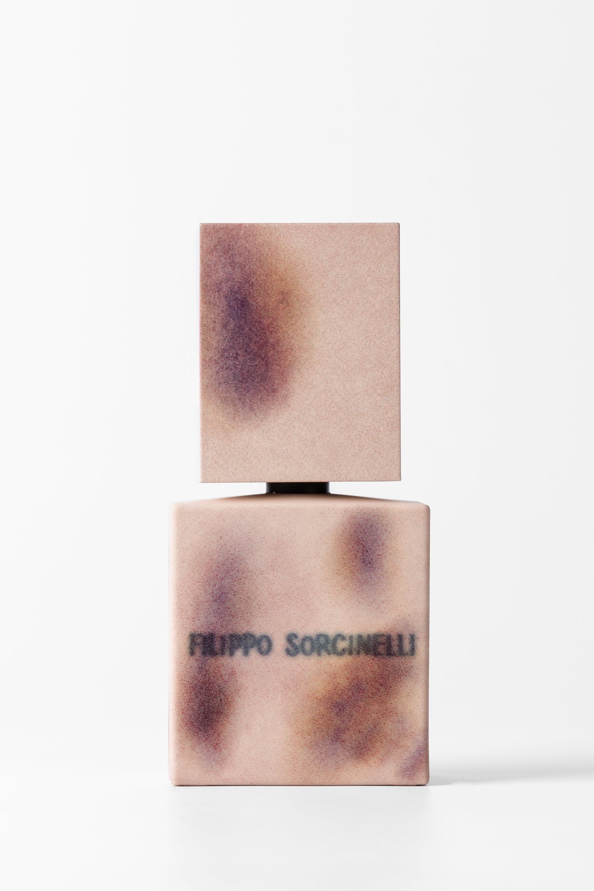 Vulnus Extrait de Parfum by Filippo Sorcinelli, leather and amber fragrance with oxidized iron and black vanilla