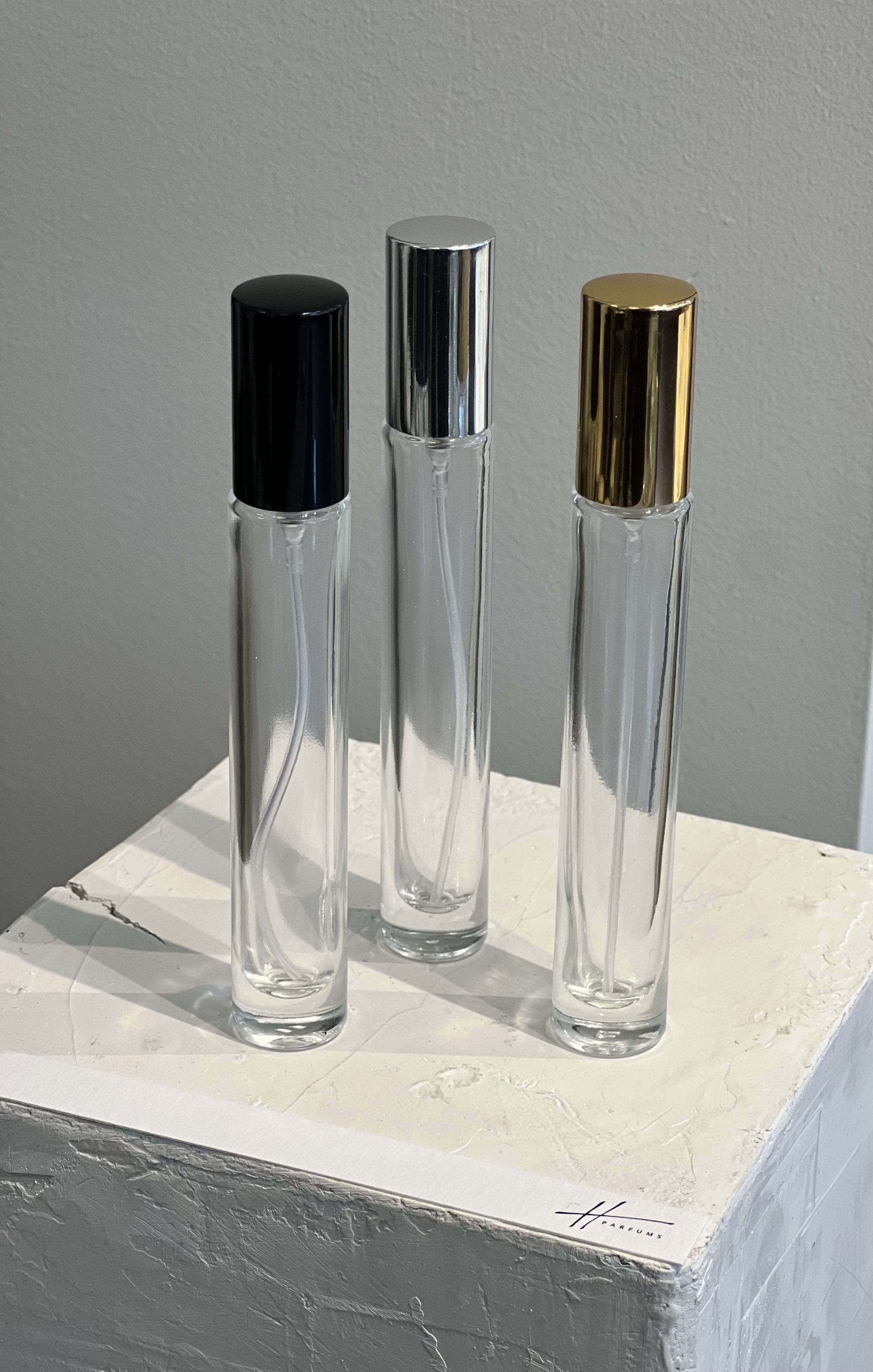 Opus 1144 parfum 10 ml sample by Unum is a Gothic-inspired fragrance with a powerful, dramatic presence for all genders
